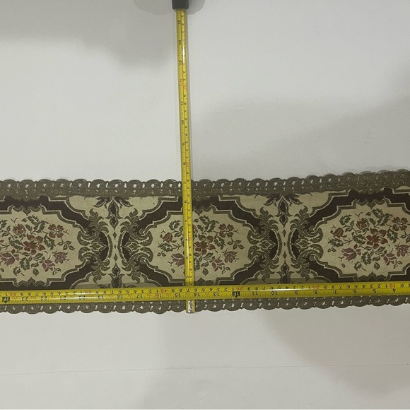 Vintage Brocade Beige & Maroon Tapestry Floral w/ Gold Trimmed Edging Table Mat - Picture 4 of 4